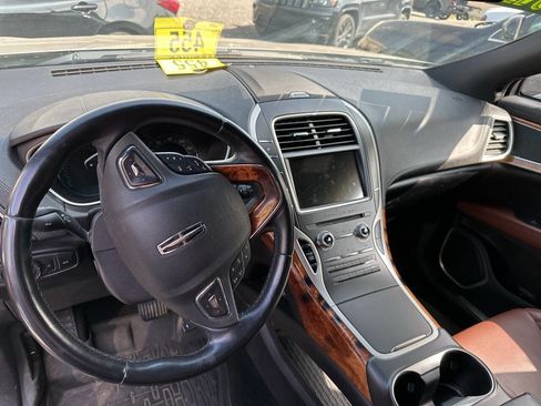 Used 2017 Lincoln MKX Reserve w/ Lincoln MKX Climate Package image 4