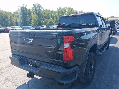 Used 2022 Chevrolet Silverado 2500 LT w/ Midnight Edition AWD/4WD image 4