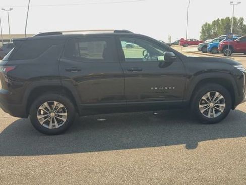 Used 2025 Chevrolet Equinox LT w/ Convenience Package II AWD/4WD image 9