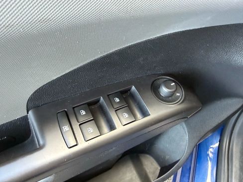 Used 2013 Chevrolet Sonic LT image 13