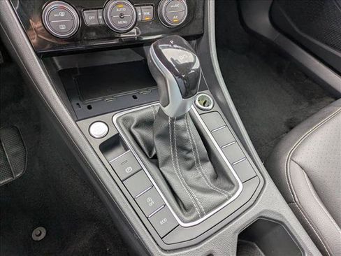 Used 2024 Volkswagen Jetta SE FWD image 12