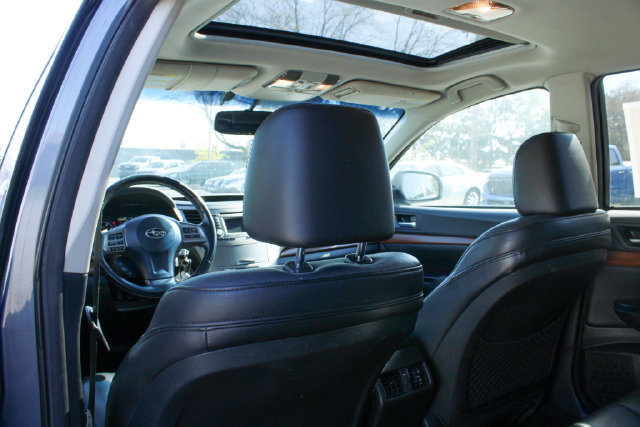 Used 2013 Subaru Outback 2.5i Limited w/ Moonroof Pkg AWD/4WD image 28