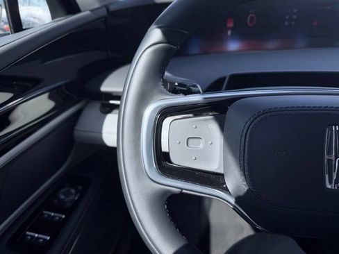 Certified 2025 Lincoln Nautilus Premier AWD/4WD image 29