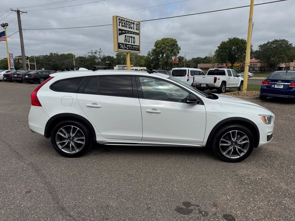Used 2018 Volvo V60 T5 Cross Country w/ Convenience Package AWD/4WD image 3