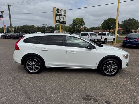 Used 2018 Volvo V60 T5 Cross Country w/ Convenience Package AWD/4WD image 3