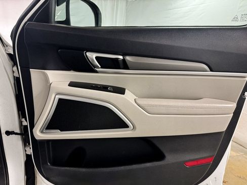 Used 2020 Kia Telluride S w/ S 8 Passenger Seating Package FWD image 19