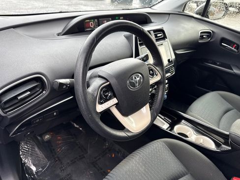 Used 2016 Toyota Prius Three image 13