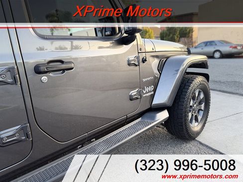 Used 2018 Jeep Wrangler Unlimited Sahara AWD/4WD image 10