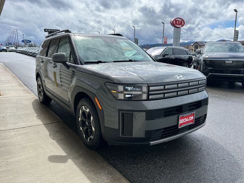 Used 2024 Hyundai Santa Fe SEL image 3