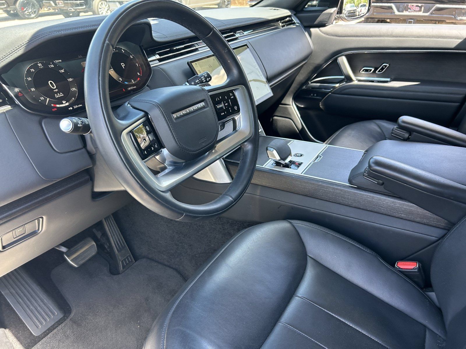 Used 2024 Land Rover Range Rover SE AWD/4WD image 24