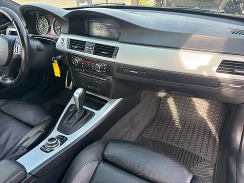 Used 2011 BMW 335i xDrive Sedan w/ M Sport Pkg image 17
