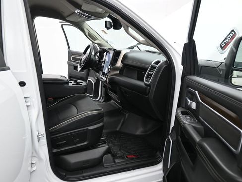 Used 2024 RAM 2500 Laramie image 12