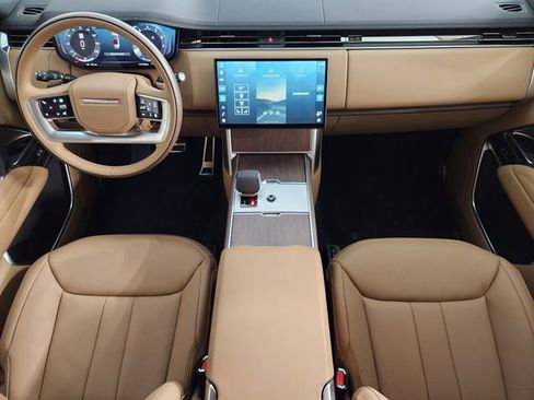 New 2026 Land Rover Range Rover Long Wheelbase SE image 4