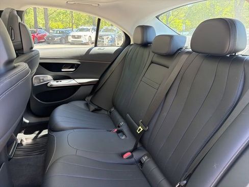 Used 2024 Mercedes-Benz E 350 4MATIC Sedan image 20