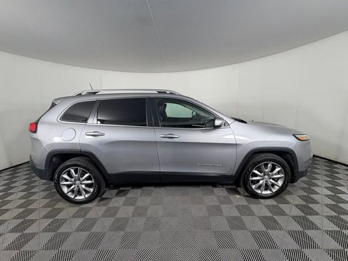 Used 2018 Jeep Cherokee Limited w/ Luxury Group image 8