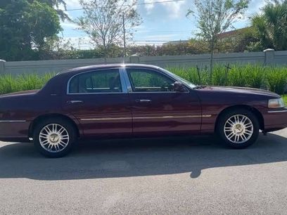 Used 2006 Lincoln Town Car Designer Series