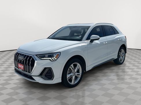 Used 2021 Audi Q3 2.0T Premium Plus w/ Premium Plus Package AWD/4WD image 18