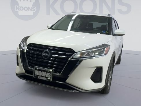 Used 2024 Nissan Kicks SV FWD image 4