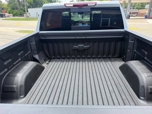 New 2026 Chevrolet Silverado 1500 High Country AWD/4WD image 15