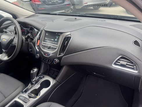 Used 2018 Chevrolet Cruze LT w/ LT Convenience Package image 25