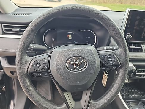 Used 2024 Toyota RAV4 LE image 19