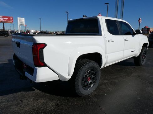 Used 2025 Toyota Tacoma TRD Sport image 5