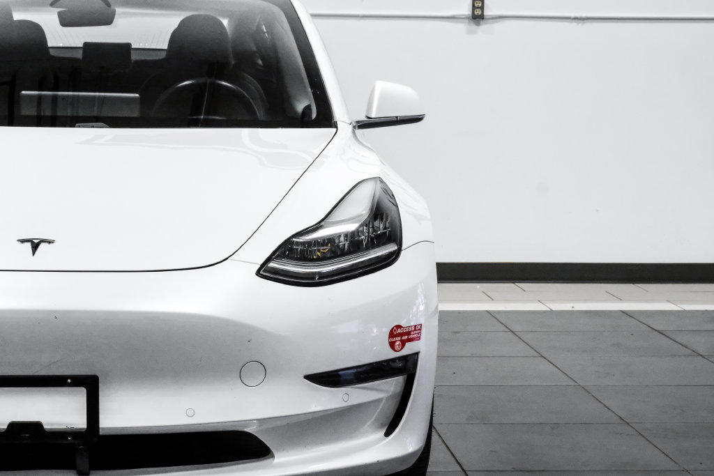 Used 2018 Tesla Model 3 Long Range RWD image 53