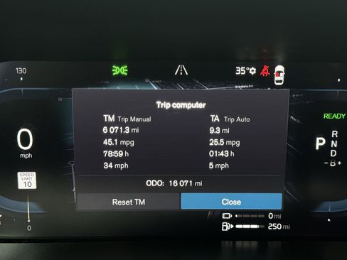 Used 2024 Volvo XC60 T8 Plus w/ Climate Package image 12