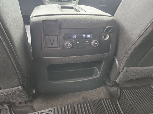 Used 2016 Chevrolet Tahoe LT RWD image 18
