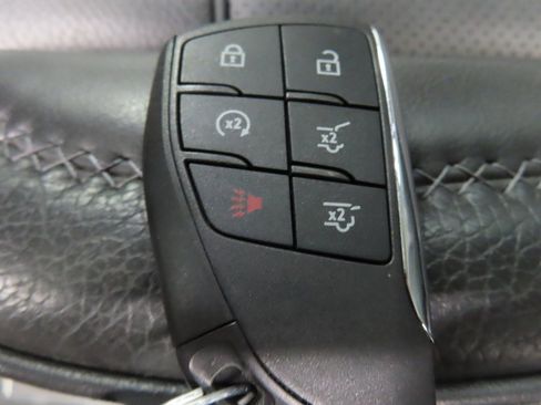 Used 2023 GMC Yukon Denali image 70