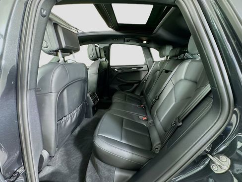 Certified 2023 Porsche Macan image 24