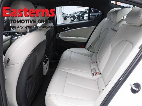 Used 2025 Genesis G70 2.5T RWD image 22