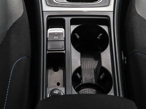 Used 2016 Volkswagen e-Golf SE FWD image 24