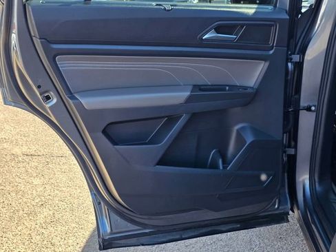 Used 2022 Volkswagen Atlas SE image 19