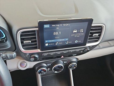 Used 2025 Hyundai Venue SEL FWD image 14