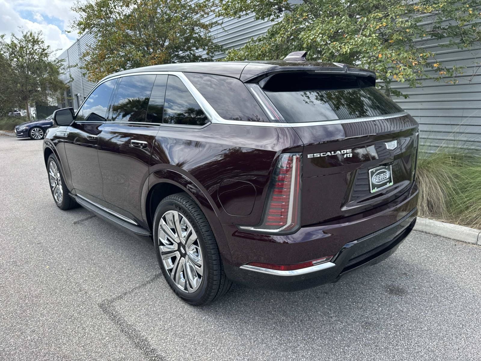 Used 2026 Cadillac Escalade IQ Luxury 2 w/ LPO, Radiant Package AWD/4WD image 4