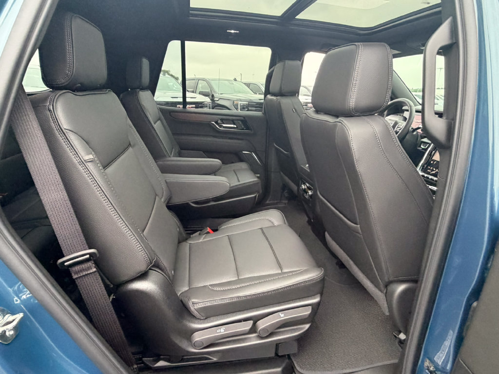New 2026 GMC Yukon Denali w/ Sun & Power Step Package AWD/4WD image 15