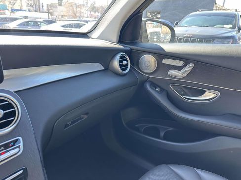 Used 2021 Mercedes-Benz GLC 300 4MATIC w/ Multimedia Package image 27