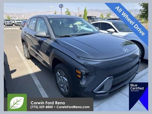 Used 2025 Hyundai Kona SE AWD/4WD image 1