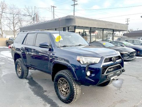 Used 2015 Toyota 4Runner SR5 image 1