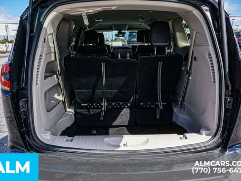 Used 2024 Chrysler Pacifica Touring-L FWD image 51