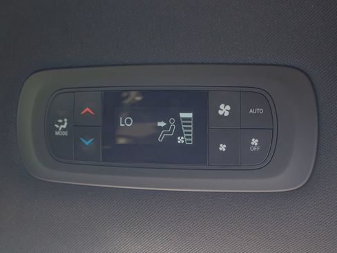 Used 2020 Chrysler Pacifica Touring-L Plus w/ S Appearance Package FWD image 39