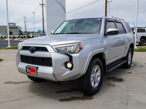 Used 2016 Toyota 4Runner SR5 AWD/4WD image 4