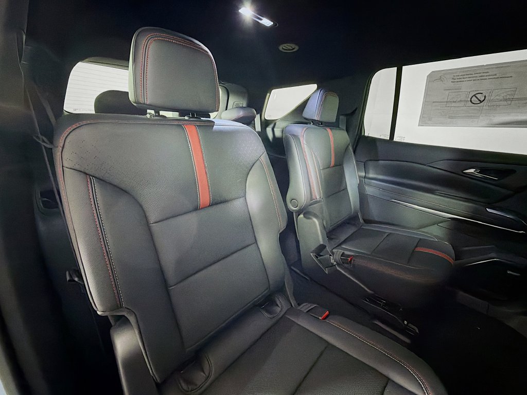 New 2026 Chevrolet Traverse RS w/ LPO, Floor Liner Package AWD/4WD image 25