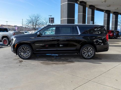 New 2026 GMC Yukon XL Denali Ultimate AWD/4WD image 4