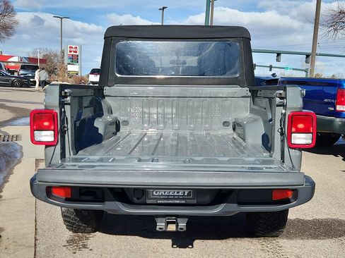 Used 2023 Jeep Gladiator Willys image 10