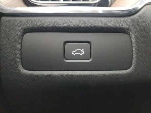 Used 2023 Volvo XC60 B5 Ultimate w/ Climate Package FWD image 35