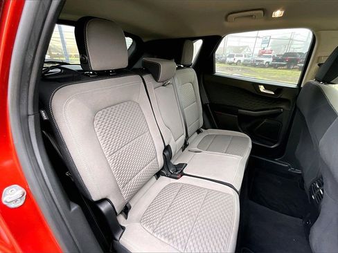 Used 2020 Ford Escape SE image 21