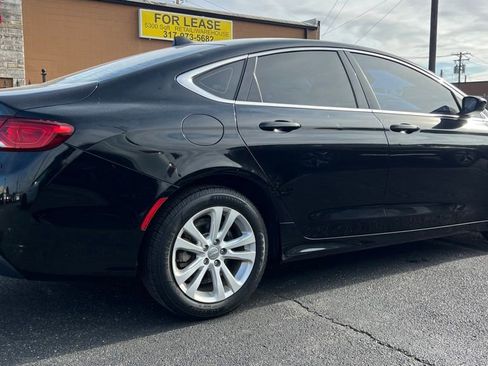 Used 2017 Chrysler 200 Limited Platinum FWD image 8