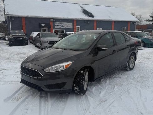 Used 2017 Ford Focus SE image 7